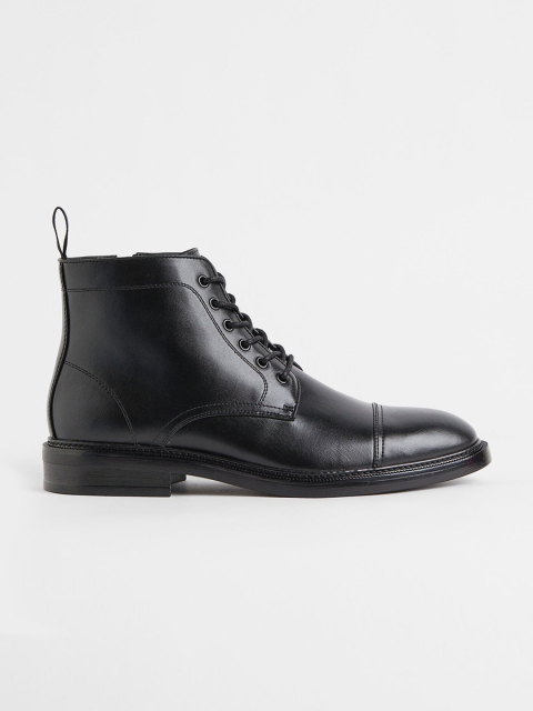 

H&M Men Black Solid Boots