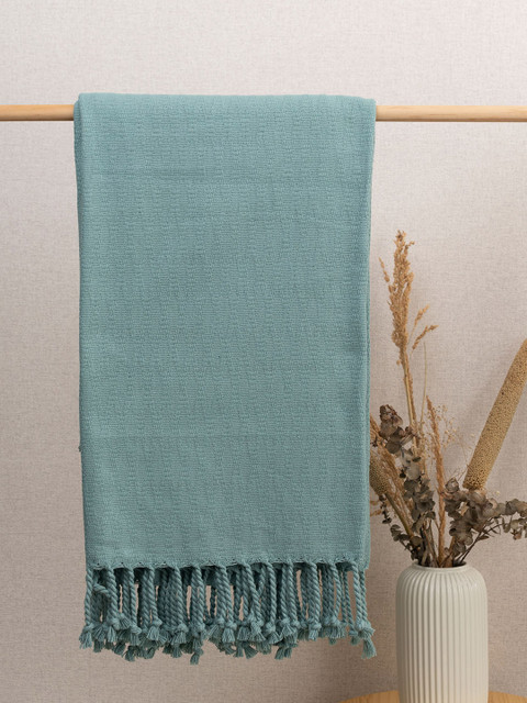 

The Yellow Dwelling Unisex Turquoise Blue Solid Pure Cotton Throw