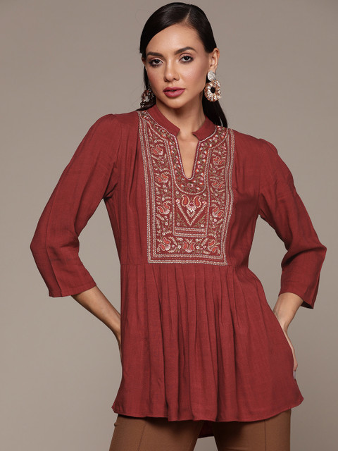 

aarke Ritu Kumar Red & Green Floral Embroidered Mandarin Collar Top