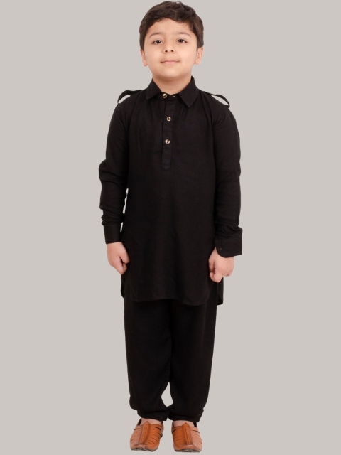 

Muffin Shuffin Boys Black Solid Kurta with Salwar