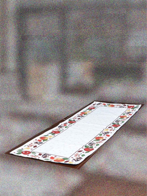 

AVI Living White & Red Woven 600 GSM Eco Friendly Table Runner, Fluorescent green