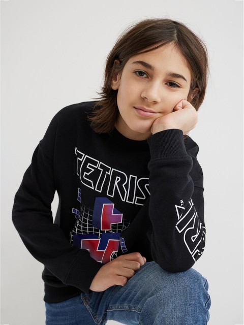 

H&M Boys Black Oversized Printed Sweatshirt