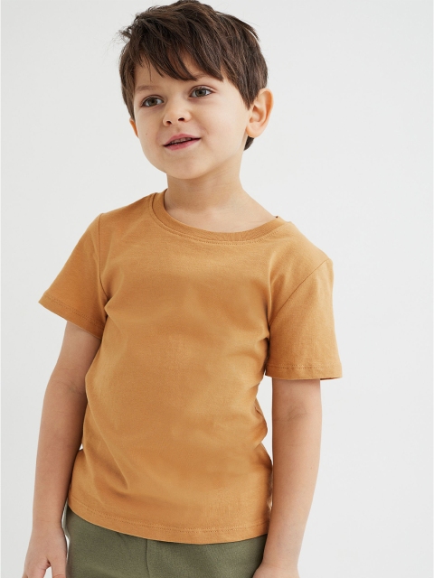 

H&M Boys Mustard Solid Cotton T-shirt