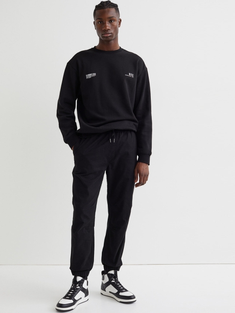 

H&M Men Black Solid Regular Fit Twill joggers