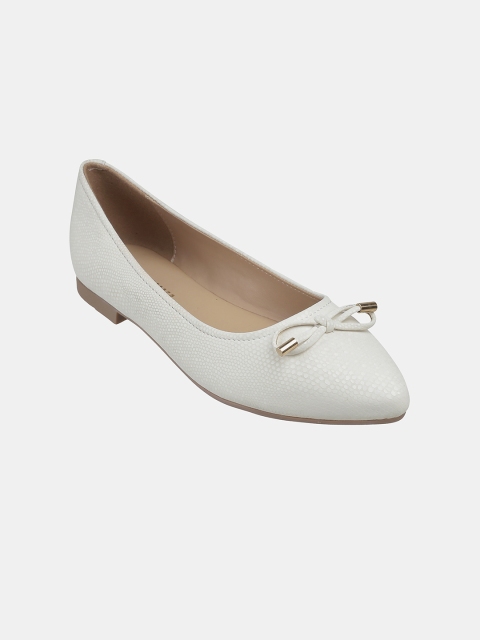 

LEMON & PEPPER Women Cream-Coloured Textured Ballerinas Flats