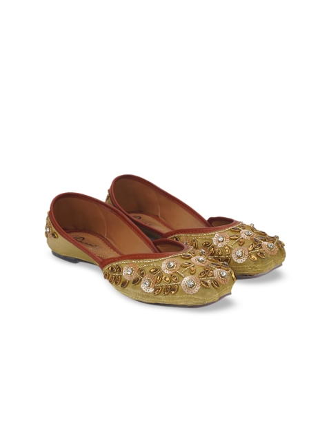 

The Desi Dulhan Women Green Embellished Leather Ethnic Mojaris Flats