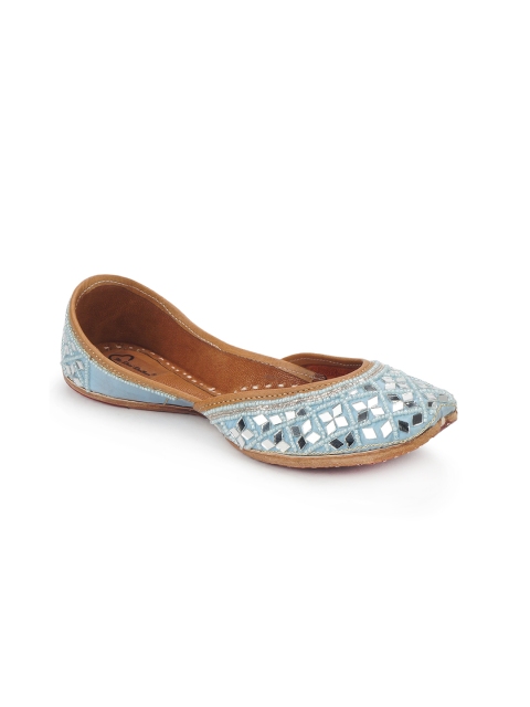 

The Desi Dulhan Women Blue Party Embellished Mojaris Flats
