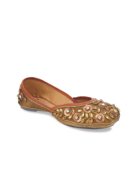 

The Desi Dulhan Women Brown Embellished Leather Party Mojaris Flats