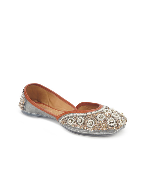 

The Desi Dulhan Women Grey Party Mojaris Flats