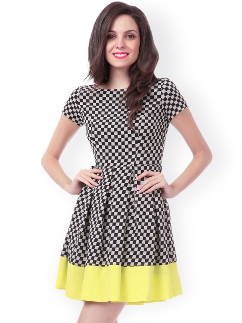 

SASSAFRAS Women Black & White Checked Fit & Flare Dress