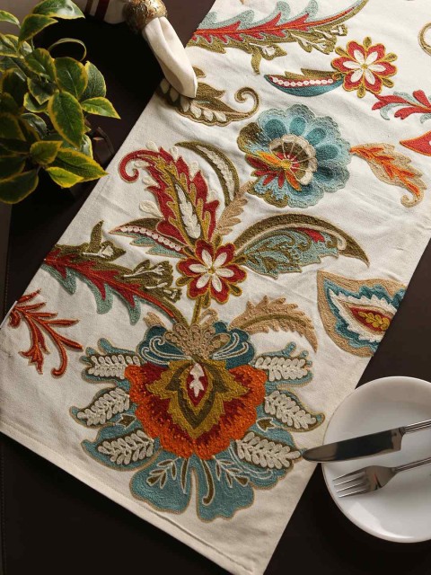 

Amoliconcepts Off White Embroidered Runner With Flower Pattern