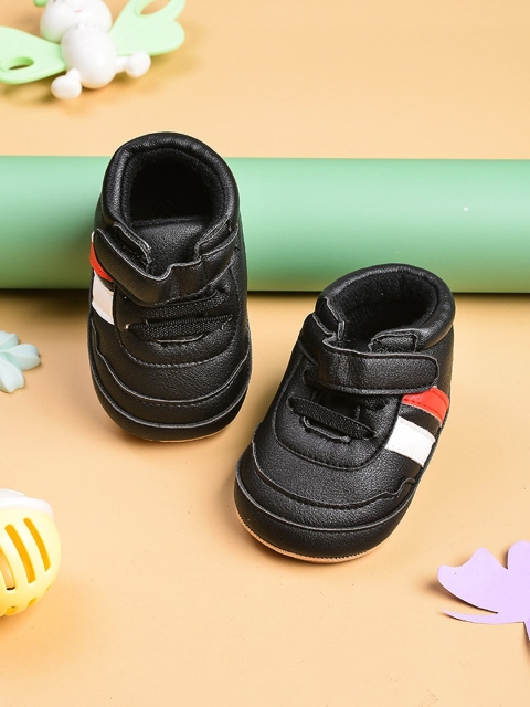 

POPLINS Infant Kids Black & White Solid Cotton Booties