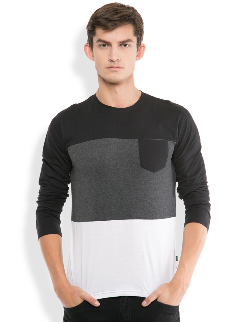 

HIGHLANDER Men Black & Grey Colourblocked Slim Fit Round Neck T-shirt