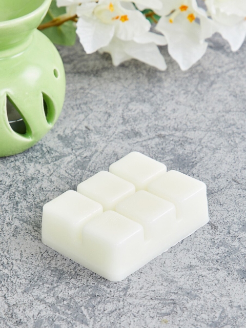 

Home Centre White Carrey Vanilla Scented Wax Melt Cubes