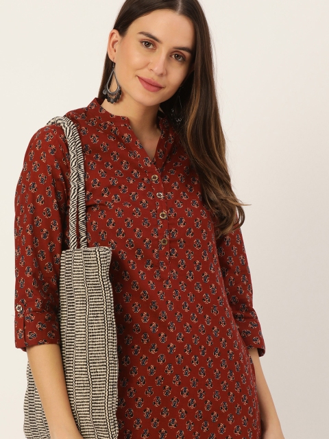 

AMUKTI Women Maroon & Navy Blue Ethnic Motifs Printed Straight Kurta