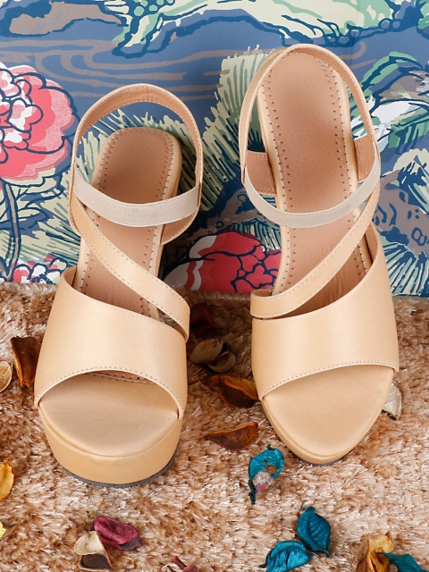 

Denill Beige Solid Sandals