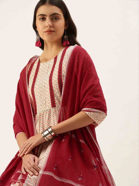 

Weaves & Threads Women Red Embroidered Scarf