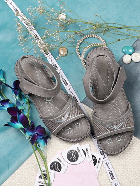

THE WHITE POLE Women Grey Flatform Sandals
