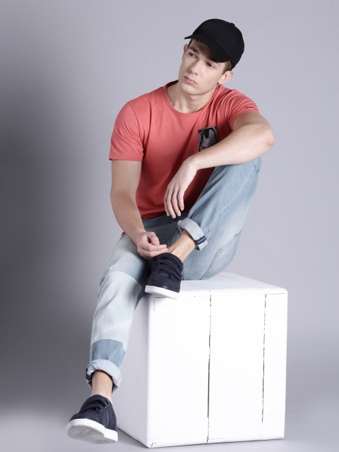

Kook N Keech Men Blue Boyfriend Fit Mildly Distressed Jeans