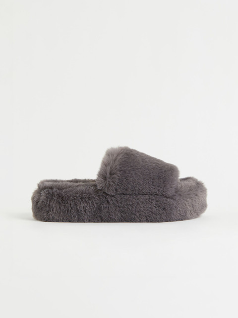 

H&M Woman Grey Faux fur slippers
