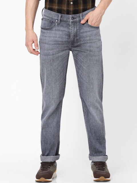 

Celio Men Grey Straight Fit Heavy Fade Stretchable Jeans
