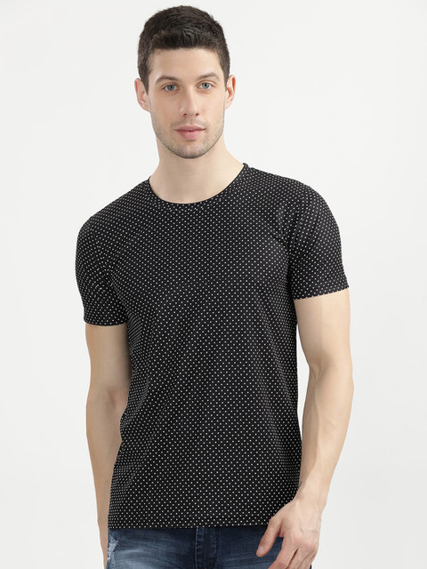 

V2 Value & Variety Men Black Solid T-shirt