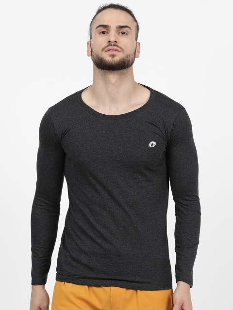 

V2 Value & Variety Men Black Pockets T-shirt