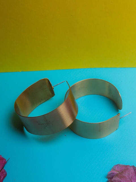 

DIVA WALK Gold-Toned Contemporary Hoop Earrings