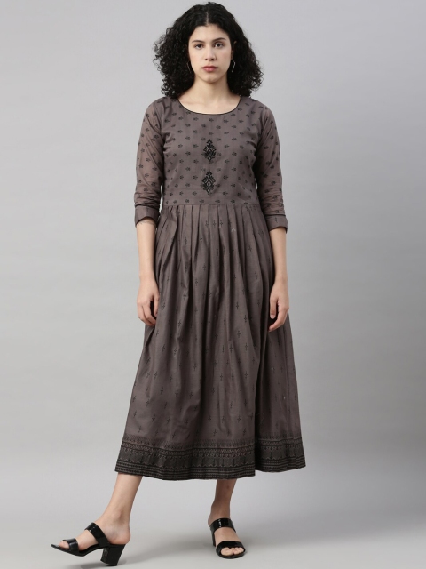 

GOLDSTROMS Women Grey & wenge Geometric Striped Anarkali Kurta