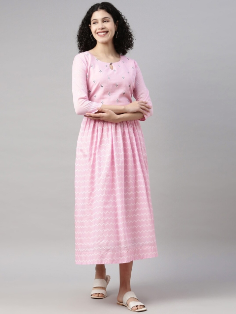 

GOLDSTROMS Women Pink Keyhole Neck Thread Work Kurta
