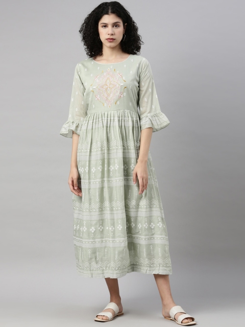 

GOLDSTROMS Women Green Geometric Striped Keyhole Neck Flared Sleeves Thread Work Kurta
