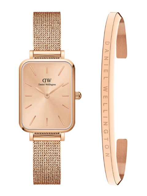 

Daniel Wellington Women Rose Gold-Toned Stainless Steel Watch Gift Set DW00501372