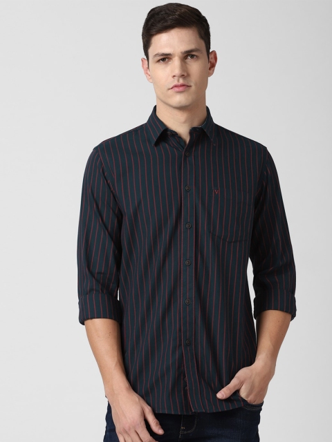 

Van Heusen Sport Men Green Cotton Slim Fit Checked Casual Shirt