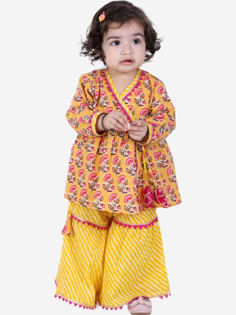

BownBee Girls Yellow Floral Printed Angrakha Pure Cotton Kurta with Palazzos
