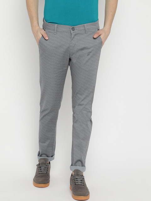 

V2 Value & Variety Men Blue Checked Trousers