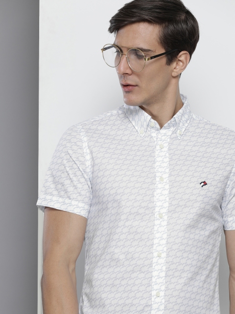 

Tommy Hilfiger Men Off White Printed Slim Fit Short Sleeves Casual Shirt