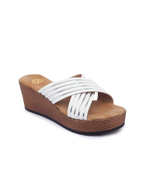 

Sole To Soul White & Tan Striped Wedge Sandals