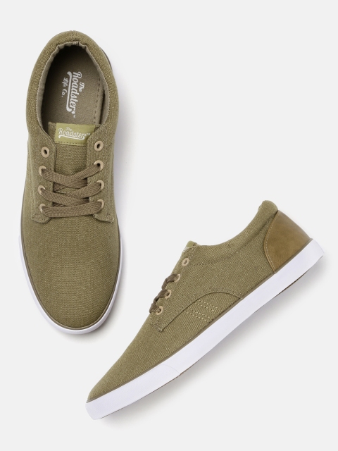 

Roadster Men Beige Sneakers