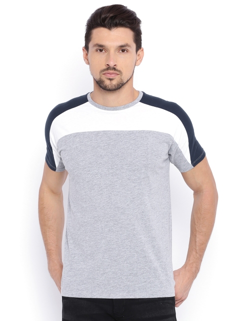 

Basics Men Grey Melange Solid Muscle Fit Round Neck T-shirt