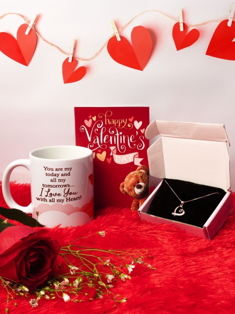 

Ferosh Multi-Coloured Printed Valentine Home Gift Set