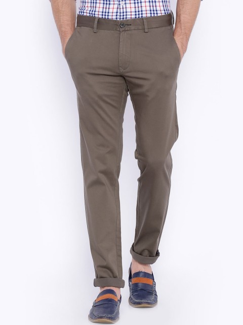 

Basics Men Bronze Solid Tapered Fit Chino Trousers