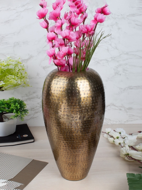 

MARKET99 Gold-Colored Textured Metal Flower Vase