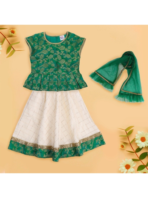 

KICKS & CRAWL Girls Green & White Printed Ready to Wear Lehenga Blouse With Dupatta