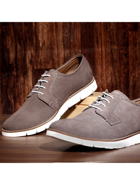 

LOUIS STITCH Men Grey Woven Design Suede Derbys