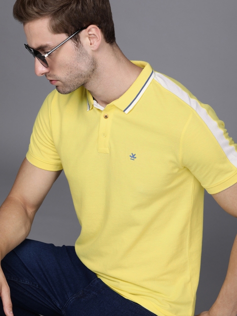 

WROGN Men Yellow Solid Pure Cotton Slim Fit T-shirt