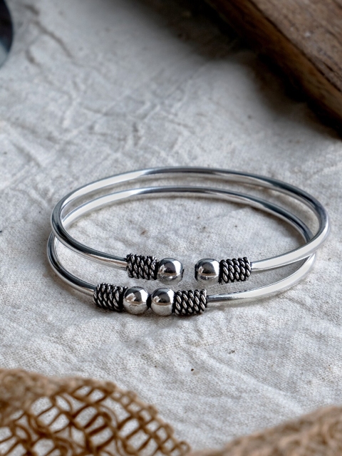 

Infuzze Set of 2 Oxidised Silver-Plated Cuff Bracelets