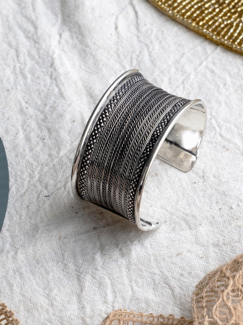 

Infuzze Oxidised Silver-Plated Bangle