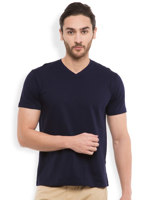 

HIGHLANDER Men Navy Blue Solid V-Neck T-Shirt