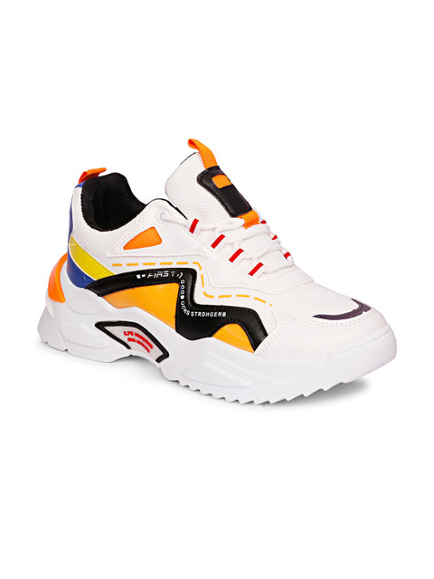 

CIPRAMO SPORTS Men White Running Shoes