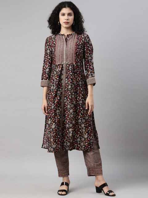 

GOLDSTROMS Women Black Floral Printed Kurta with Trousers